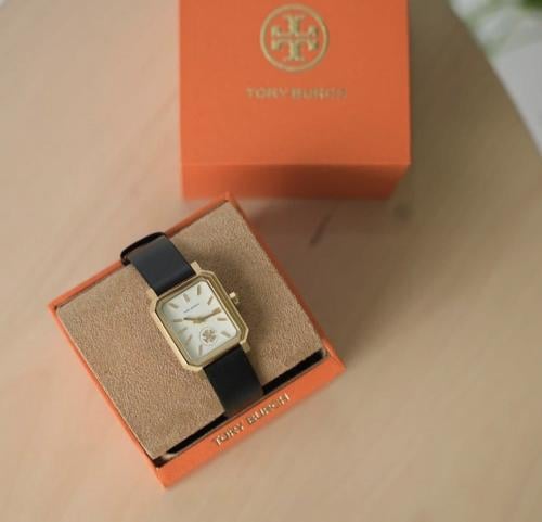 ساعه من Tory Burch