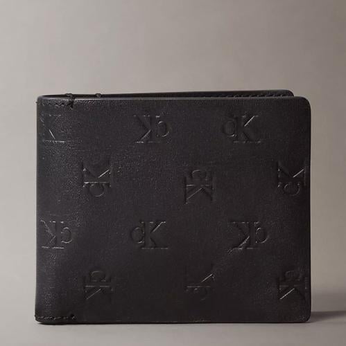 بوك من Calvin Klein