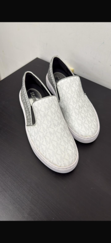 جزمة من Michael Kors