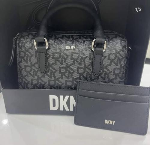 حقيبة من DKNY