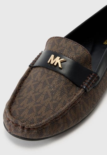 جزمة من Michael Kors