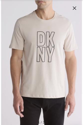 تي شيرت من DKNY