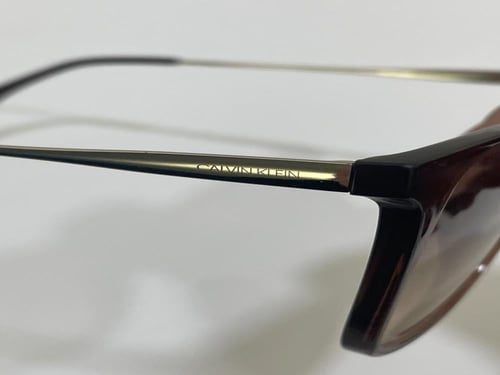 نظاره من Calvin Klein