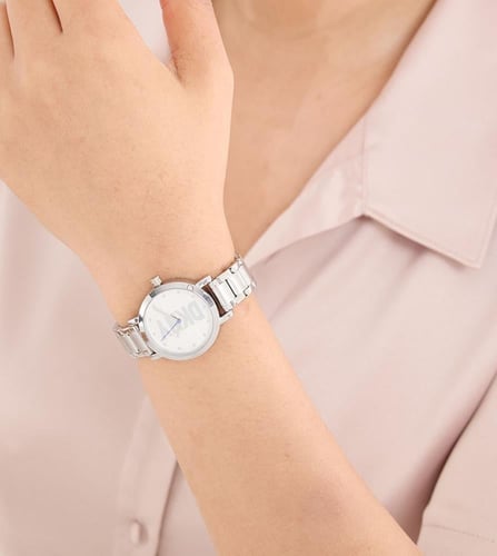 ساعه من Dkny