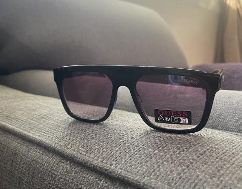 نظاره من Guess