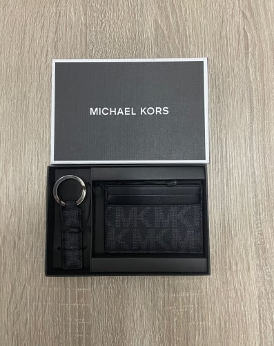 طقم من Michael Kors