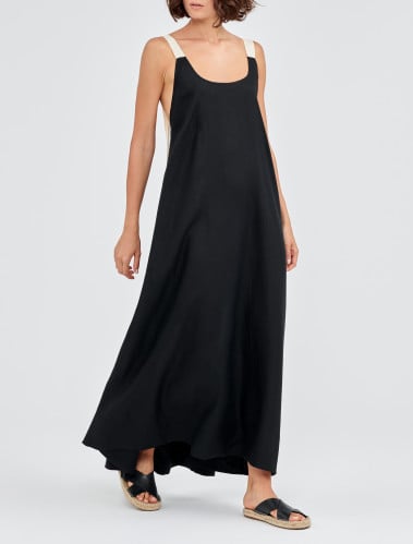 SLEEVELESS BLACK DRESS