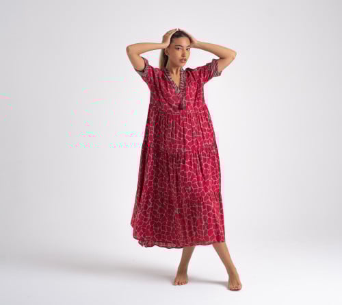 ADELE TWIGA PAGODE WITH NECKLACE