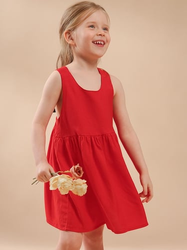 فستان صيفي أحمر جذاب