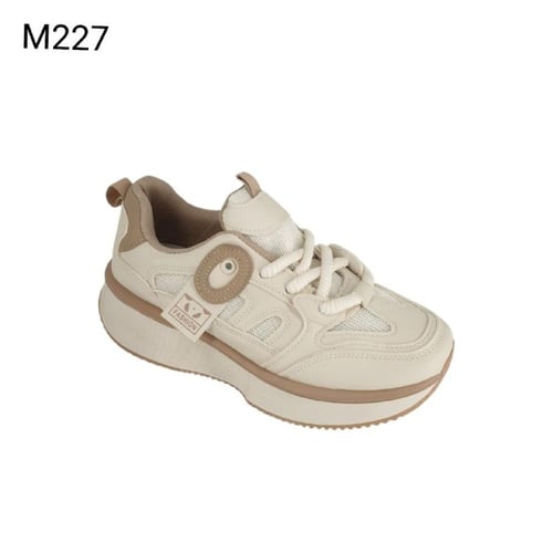 حذاء رياضي مريحة من M&M