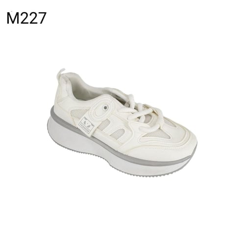 حذاء رياضي مريحة من M&M