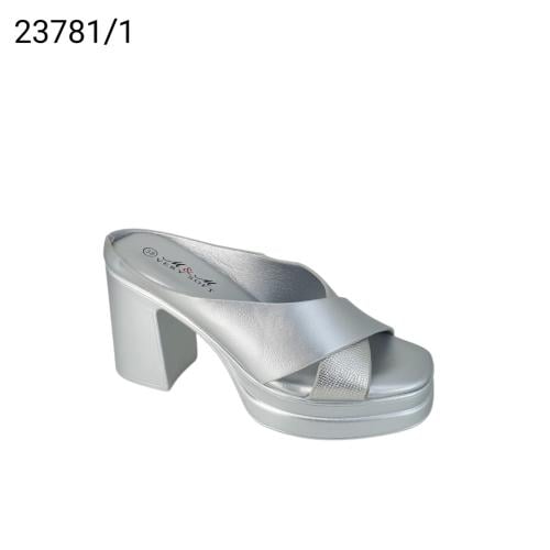 كعب مريحة من M&M