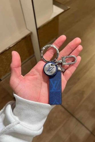 ميدالية لويس فتون ازرق