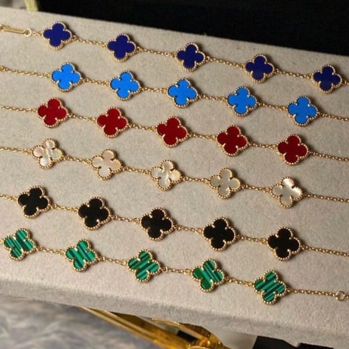 اساور فان كليف