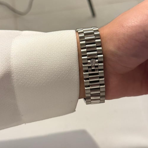 رولكس كحلي مع تاريخ