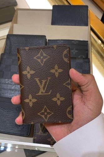 بوك لويس فتون البني