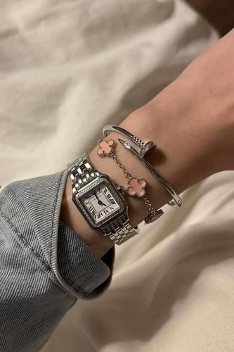 ساعة كارتير نسائية