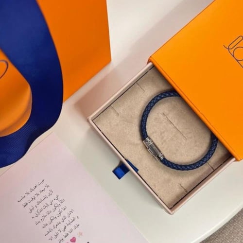 اسوارة جلد " aoop"