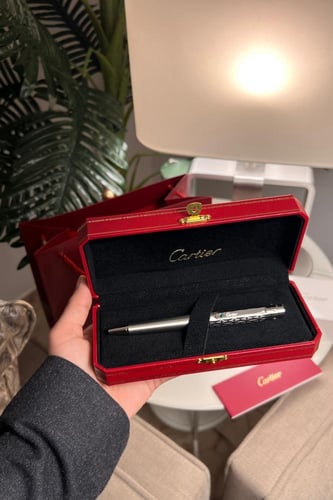 قلم كارتير مع إمكانية لبنحت