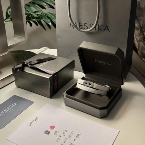 مسكا جلد ابيض