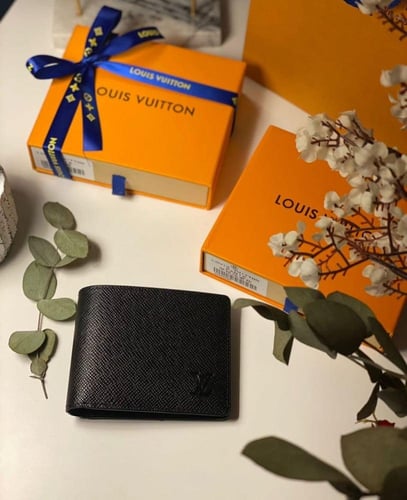 بوك لويس فتون