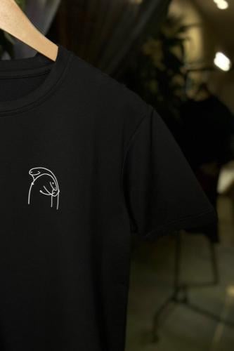 تيشيرت الحضن