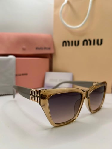 نظارة ماركة ميو ميو