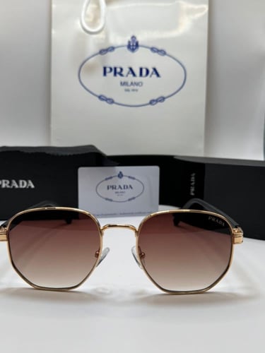 نظارة ماركة برادا