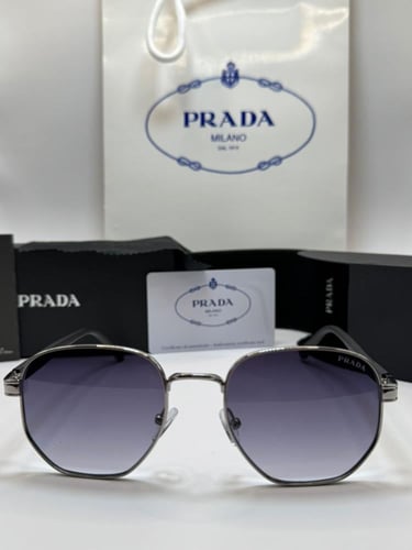 نظارة ماركة برادا