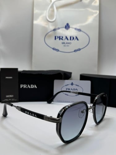 نظارة ماركة برادا