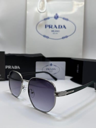 نظارة ماركة برادا