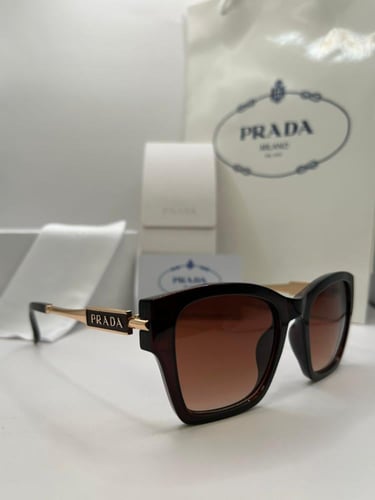 نظارة ماركة برادا