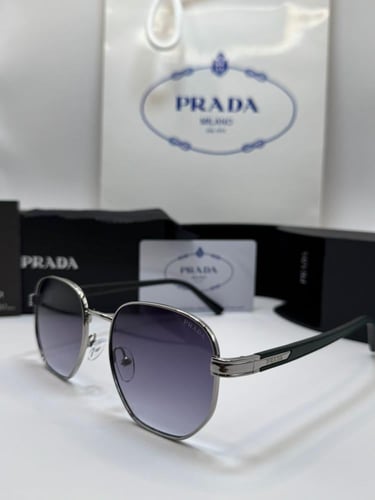 نظارة ماركة برادا