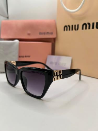 نظارة ماركة ميو ميو