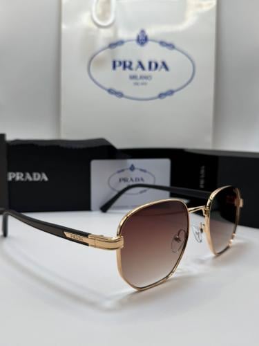 نظارة ماركة برادا