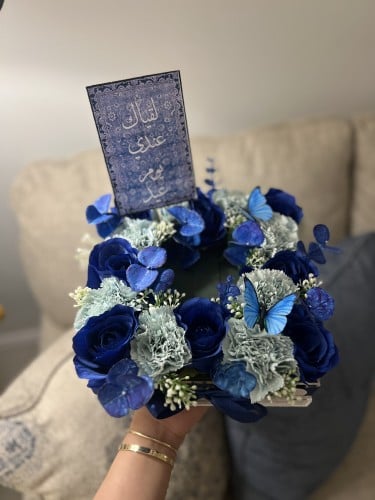 ستاند الكريلك بالورد الصناعي