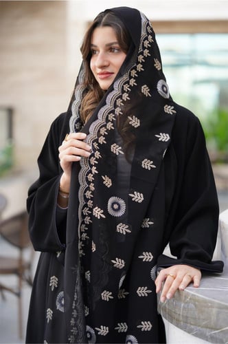 عبايه مطرزة تطريز هندي