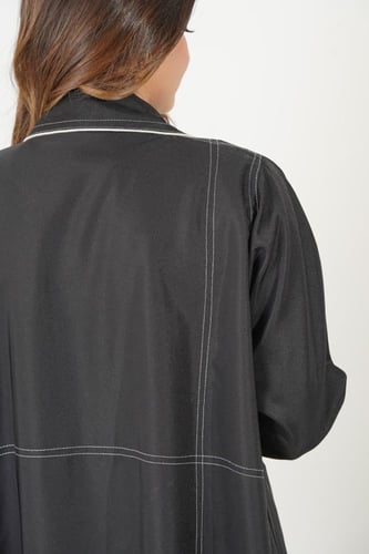 عبايه بلايزر رسمية بخطوط بيضاء