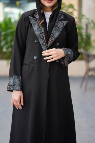 بليزر كريب مبطن بطبعة كشميرية