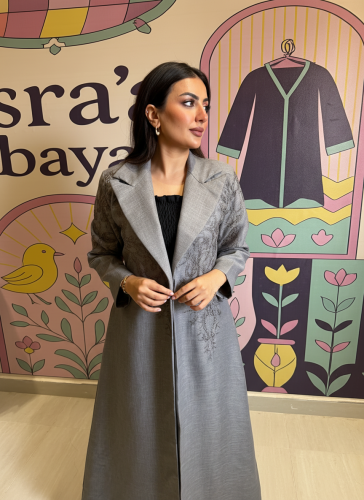 بلايزر تطريز مصنوع من قماش اللينن باللون الرمادي ر...