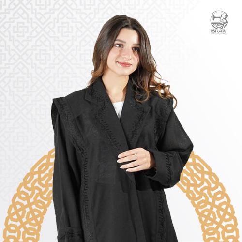 عباية كتان مطرزة بالأسود