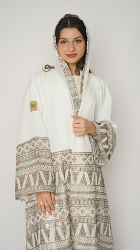 عبايه مطرزة تطريز هندي ملون