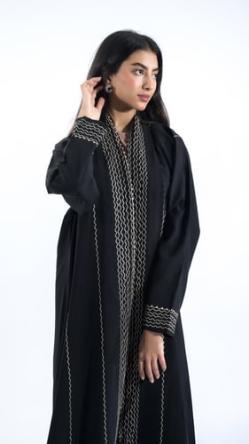 عباية صيفية كلوش بتطريز مموج قماش حرير شموا