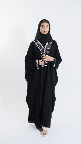 عباية سوداء بشت مطرزة قماش سيرميك