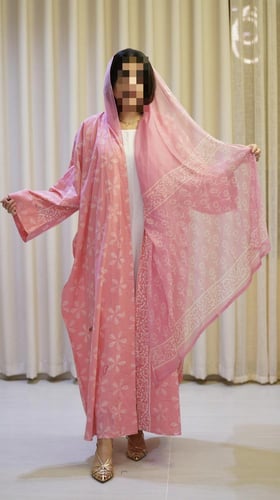 عبايه لينن هندي باللون الوردي