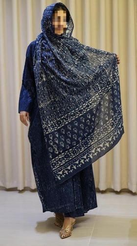 عبايه لينن هندي باللون الكحلي