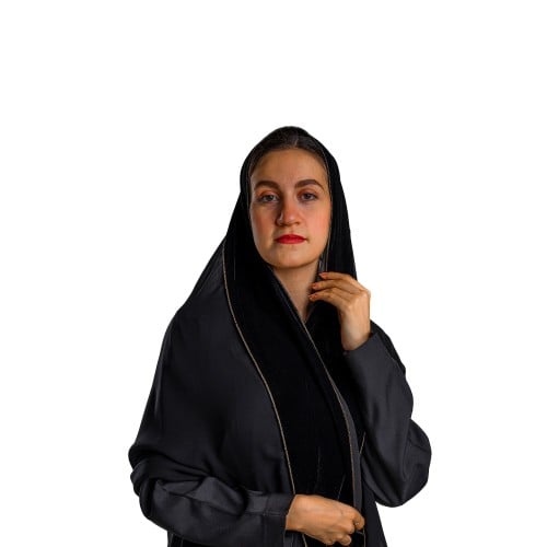 طرحة شتوية سادة بخط ذهبي