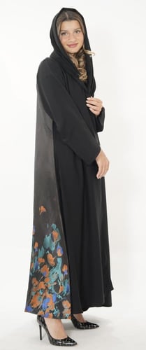 عبايه سوداء باطراف رسم