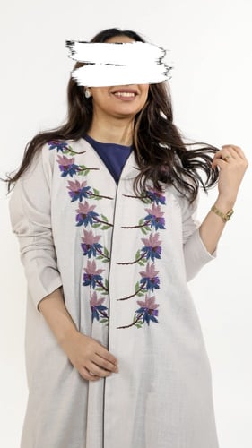 عباية كاجوال لف بقماش لينن ، مطرزة بالورود الملونة