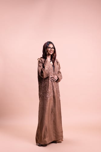 عباية كاجوال لف بقماش كتان لينن ، بتطريز من الاعلى